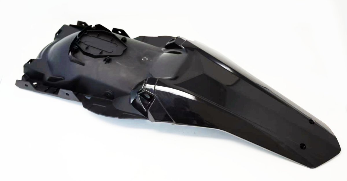 storm-bee-tailpiece-824972.jpg